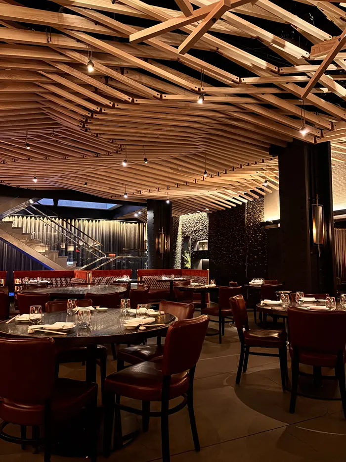 Restaurant lighting detail